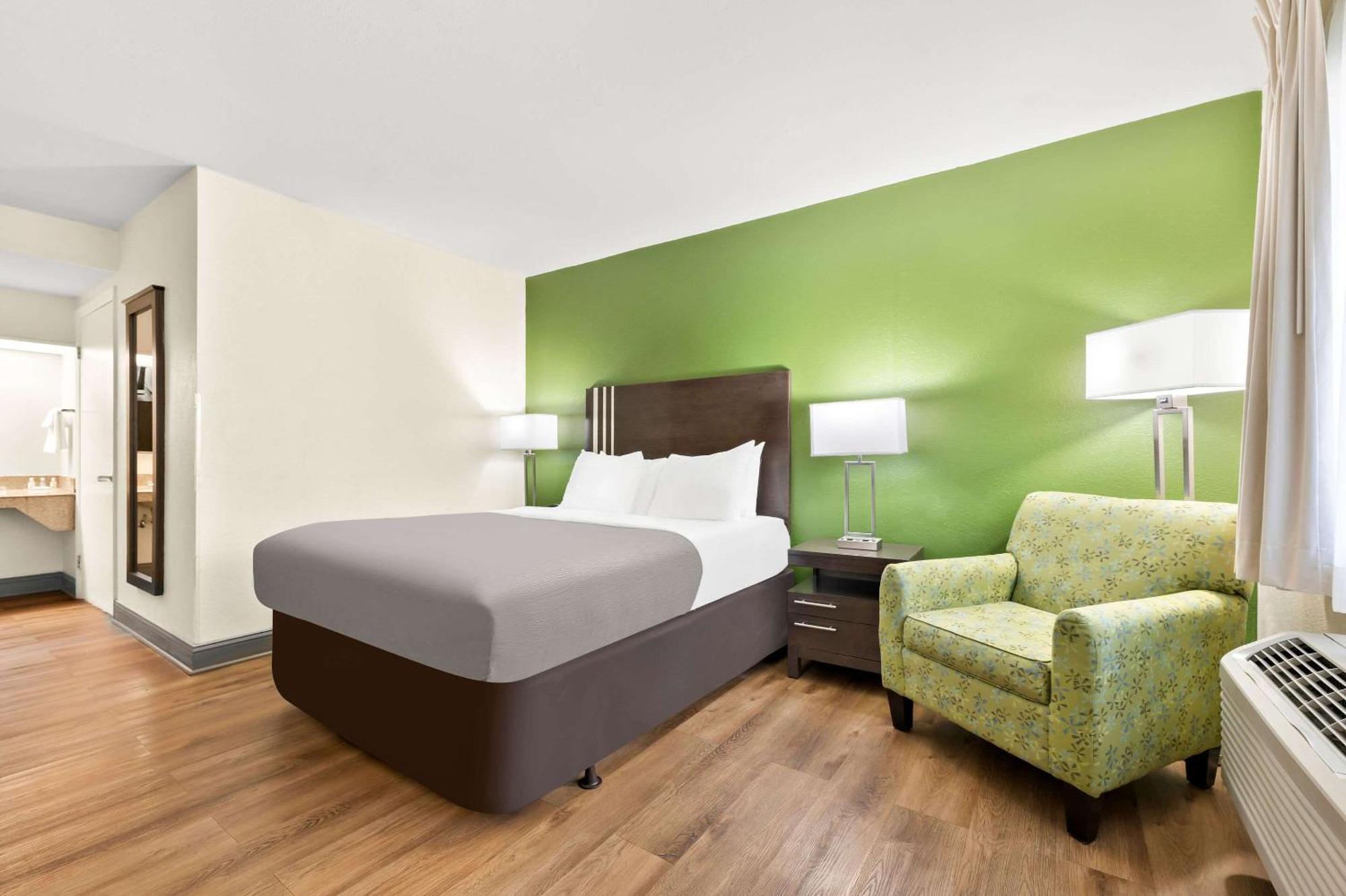 Quality Inn Pelham I-65 Exit 246 Buitenkant foto