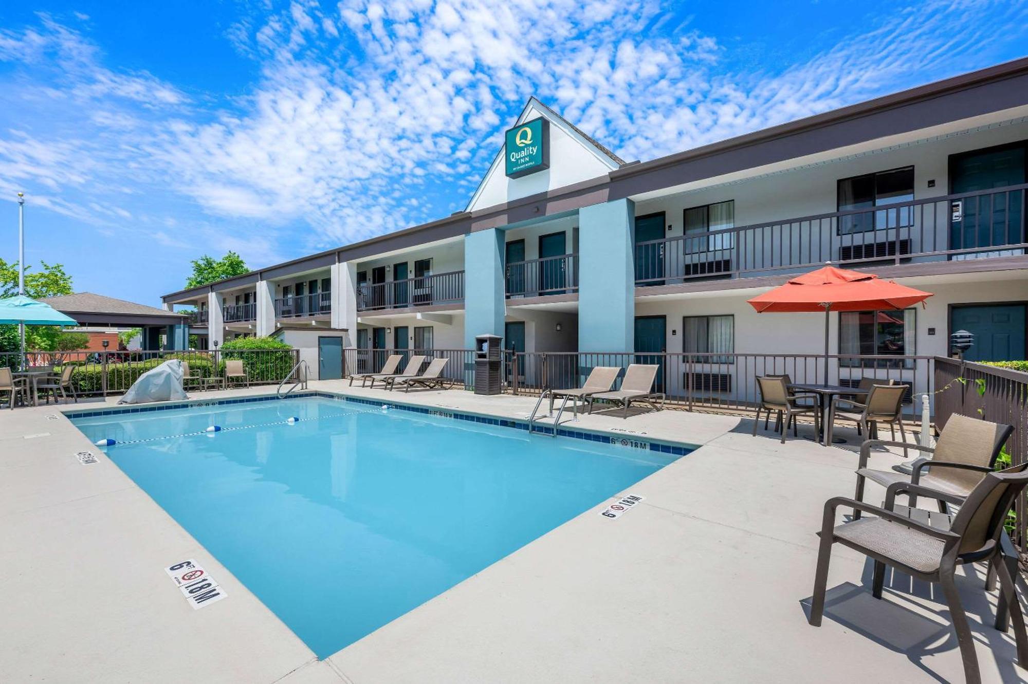 Quality Inn Pelham I-65 Exit 246 Buitenkant foto