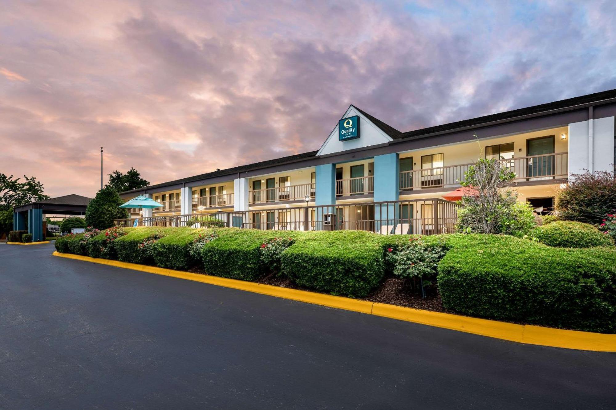 Quality Inn Pelham I-65 Exit 246 Buitenkant foto