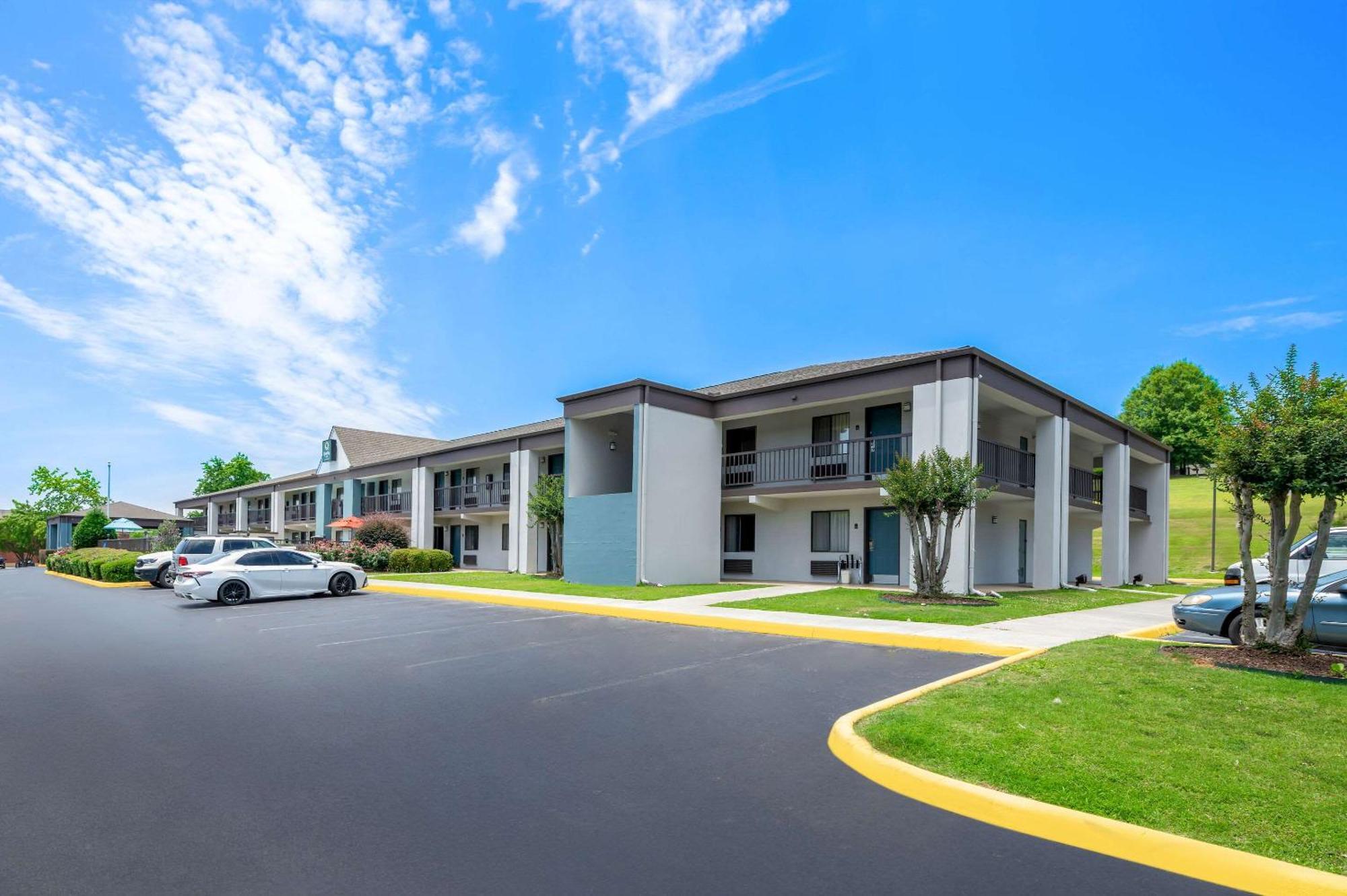 Quality Inn Pelham I-65 Exit 246 Buitenkant foto